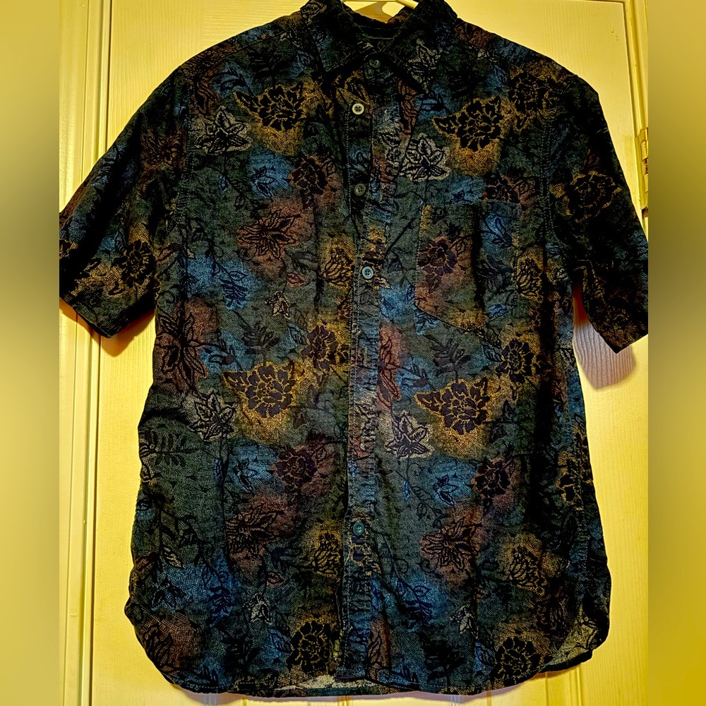 Mossimo supply 😎 men’s button down shirt 🙋‍♂️ size medium 👕
